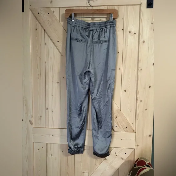 White House Black‎ Market Pant Weekend Satin Jogger NWT Womens 4 silver - Picture 2 of 4